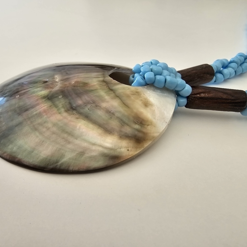 Clamshell Necklace - Picture 6 of 6